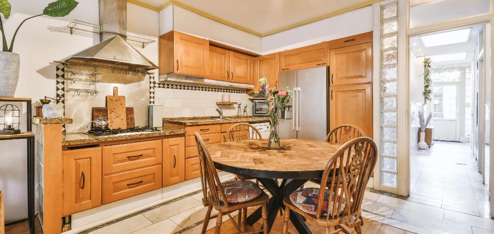 Rénover une cuisine rustique pour un charme authentique