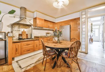 Rénover une cuisine rustique pour un charme authentique