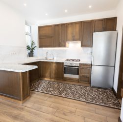 conseils pour harmoniser les espaces un Sol mélangé parquet et carrelage