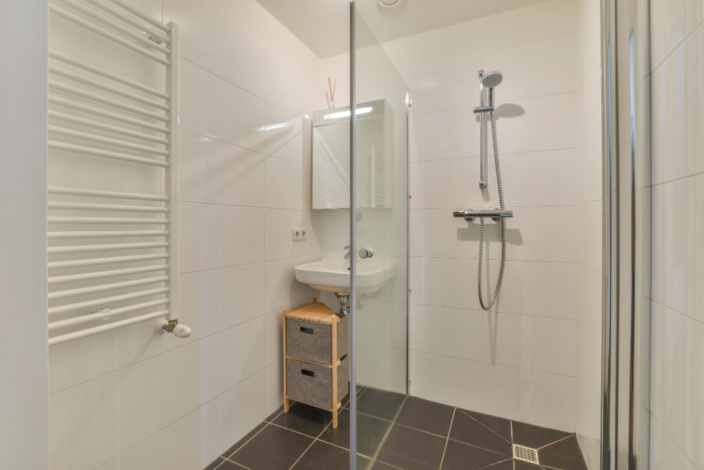 Modèle de douche sans porte