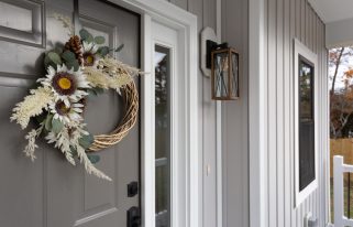Les clés d'une décoration réussie pour une porte d'entrée accueillante et chaleureuse