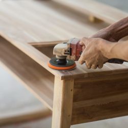 nettoyer efficacement un meuble ancien encrassé sans l’abîmer