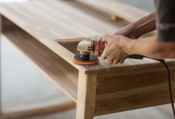 nettoyer efficacement un meuble ancien encrassé sans l’abîmer